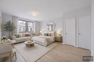 320 E 90th St Apt 5B, New York City, NY 10128