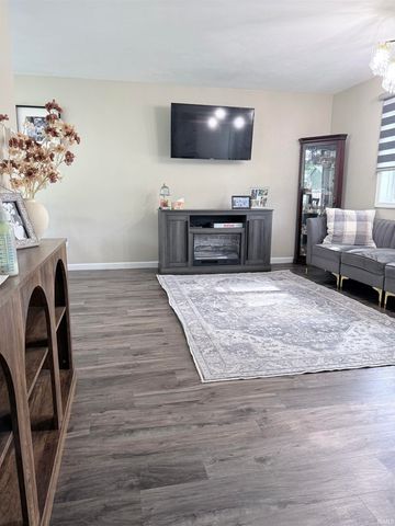 606 S Brook Avenue, Mishawaka, IN 46544