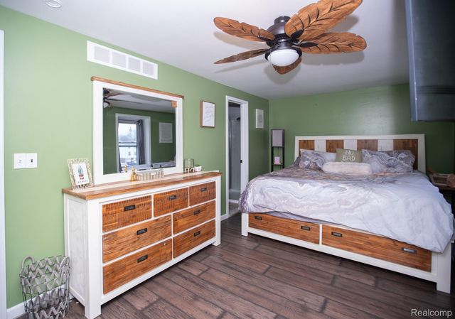 37816 Charter Oaks Boulevard, Clinton Charter Township, MI 48036