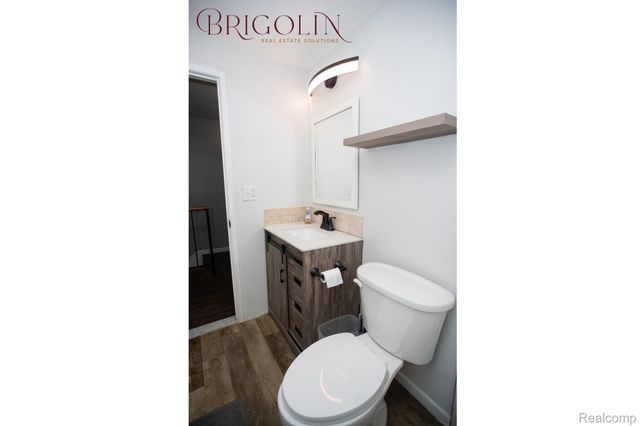 37816 Charter Oaks Boulevard, Clinton Charter Township, MI 48036