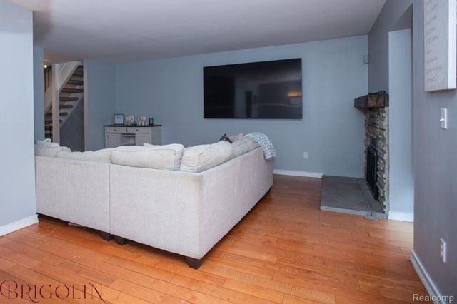 37816 Charter Oaks Boulevard, Clinton Charter Township, MI 48036