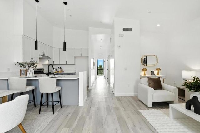 889 McLellan Drive 303, South San Francisco, CA 94080