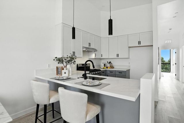 889 McLellan Drive 303, South San Francisco, CA 94080