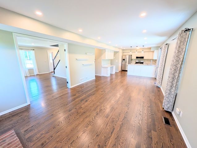 1350 Northgate Court, Bartlett, IL 60103