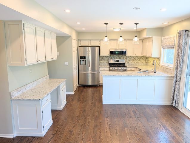 1350 Northgate Court, Bartlett, IL 60103