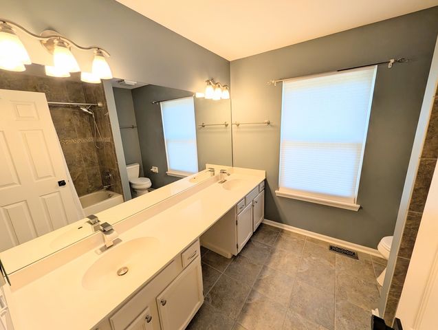 1350 Northgate Court, Bartlett, IL 60103