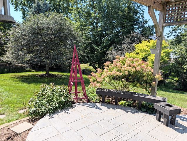 1350 Northgate Court, Bartlett, IL 60103