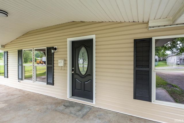 517 S 6th Street, Mitchell, IN 47446