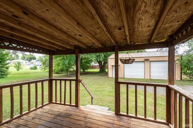 517 S 6th Street, Mitchell, IN 47446