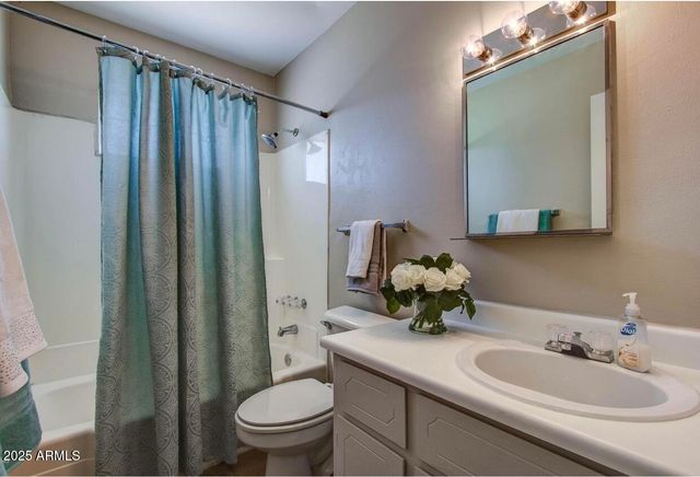 6445 S 32ND Street, Phoenix, AZ 85042