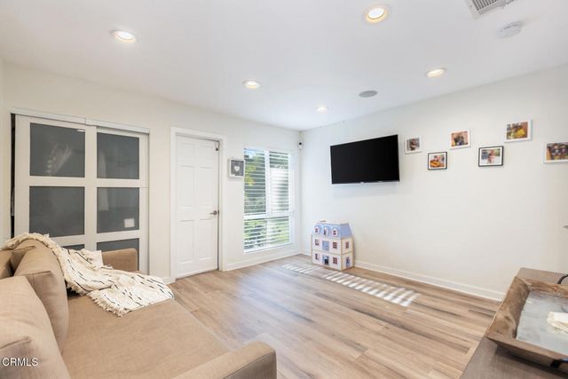 3623 Saint Elizabeth Road, Glendale, CA 91206