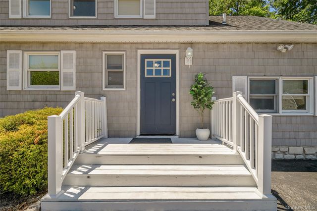 26 Bellwood Avenue, South Setauket, NY 11720