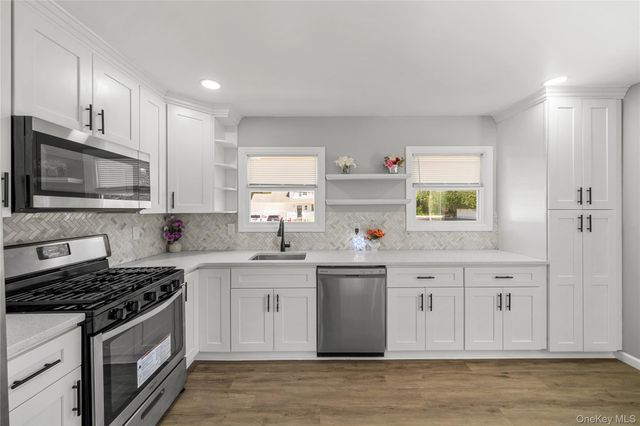 26 Bellwood Avenue, South Setauket, NY 11720
