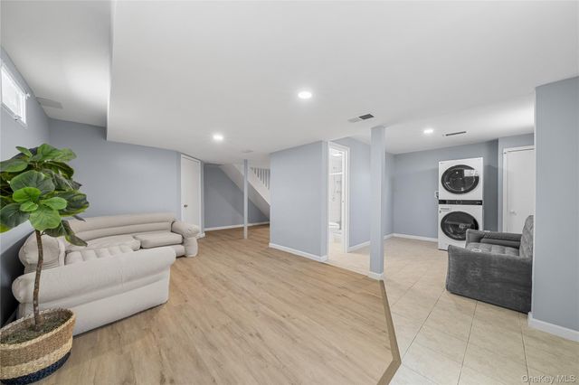 26 Bellwood Avenue, South Setauket, NY 11720