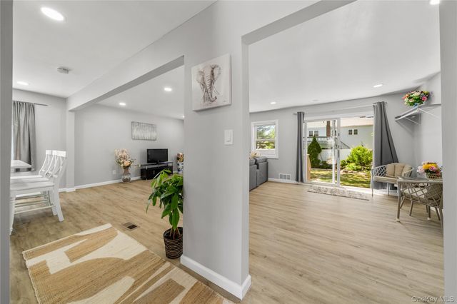 26 Bellwood Avenue, South Setauket, NY 11720