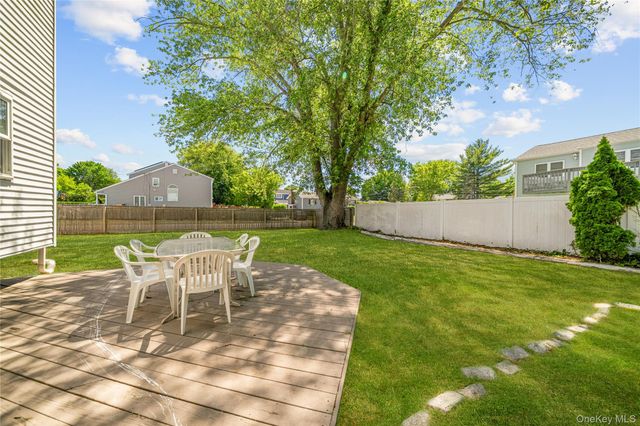 26 Bellwood Avenue, South Setauket, NY 11720