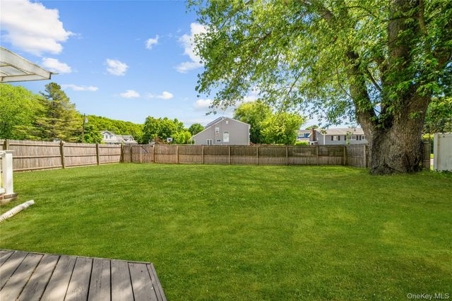 26 Bellwood Avenue, South Setauket, NY 11720