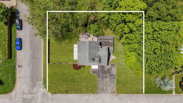 26 Bellwood Avenue, South Setauket, NY 11720