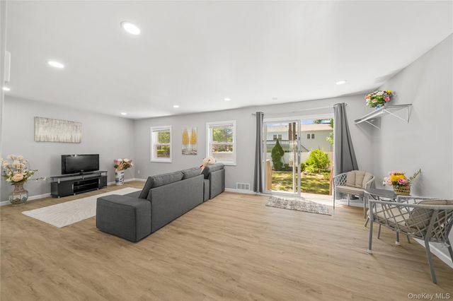 26 Bellwood Avenue, South Setauket, NY 11720