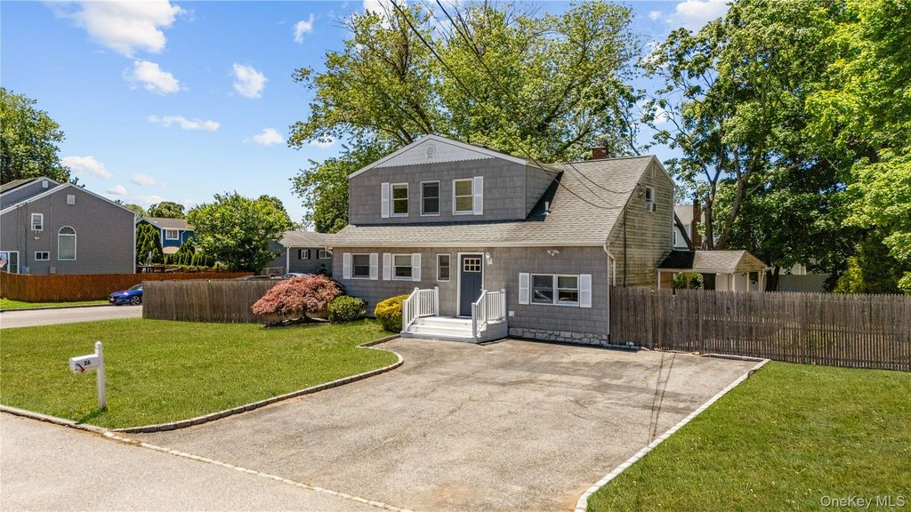 26 Bellwood Avenue, South Setauket, NY 11720