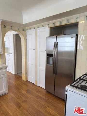 357 S Doheny Drive, Beverly Hills, CA 90211