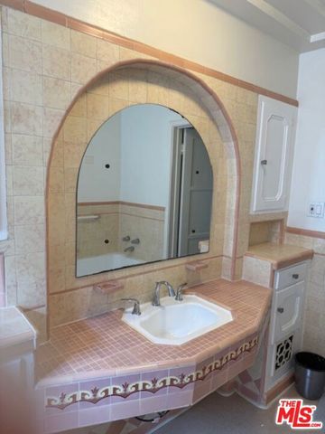 357 S Doheny Drive, Beverly Hills, CA 90211