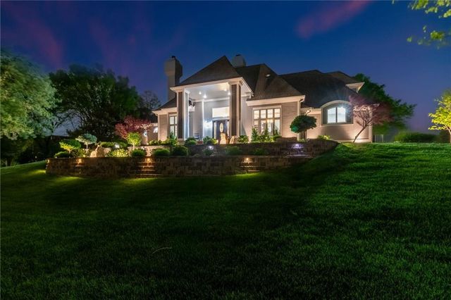 1025 NE Moss Point Road, Lee's Summit, MO 64064