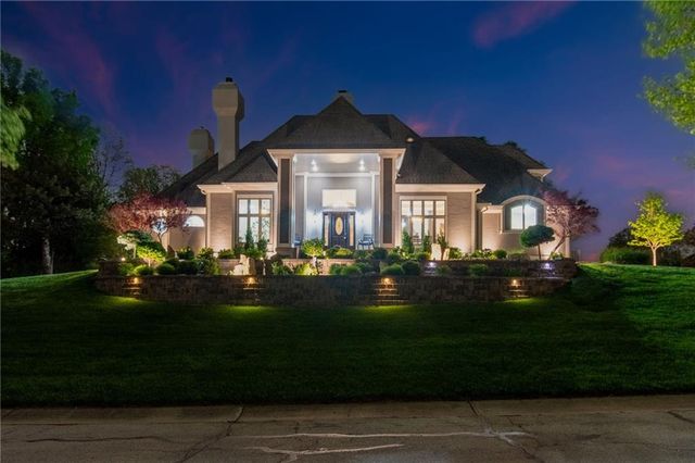 1025 NE Moss Point Road, Lee's Summit, MO 64064