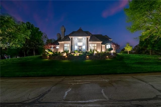 1025 NE Moss Point Road, Lee's Summit, MO 64064
