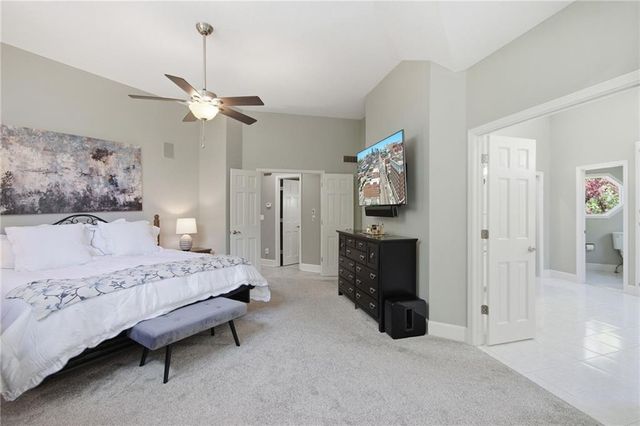 1025 NE Moss Point Road, Lee's Summit, MO 64064