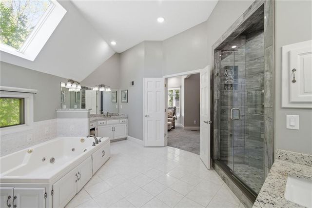1025 NE Moss Point Road, Lee's Summit, MO 64064