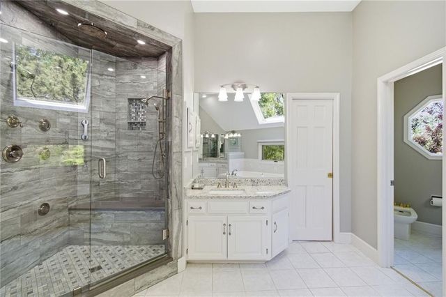 1025 NE Moss Point Road, Lee's Summit, MO 64064