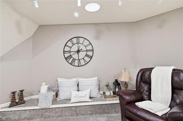 1025 NE Moss Point Road, Lee's Summit, MO 64064