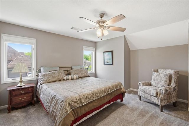 1025 NE Moss Point Road, Lee's Summit, MO 64064