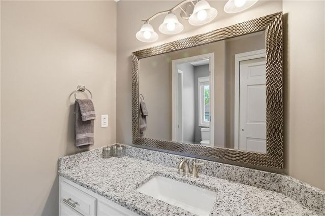 1025 NE Moss Point Road, Lee's Summit, MO 64064
