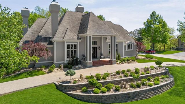 1025 NE Moss Point Road, Lee's Summit, MO 64064