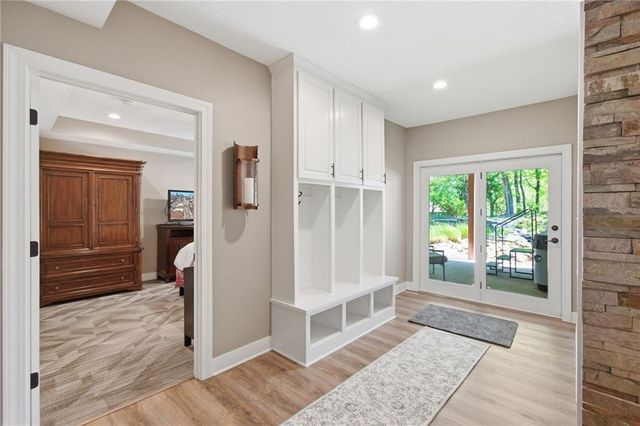 1025 NE Moss Point Road, Lee's Summit, MO 64064