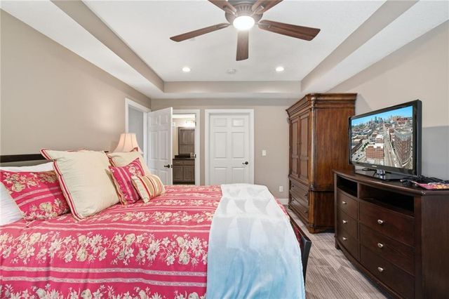 1025 NE Moss Point Road, Lee's Summit, MO 64064