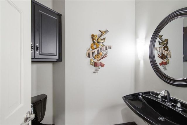 1025 NE Moss Point Road, Lee's Summit, MO 64064
