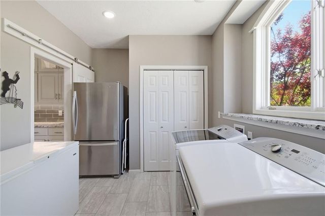 1025 NE Moss Point Road, Lee's Summit, MO 64064