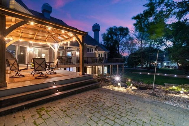 1025 NE Moss Point Road, Lee's Summit, MO 64064