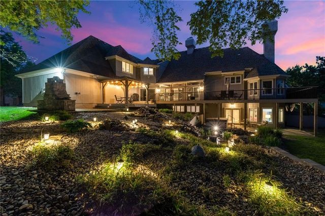 1025 NE Moss Point Road, Lee's Summit, MO 64064