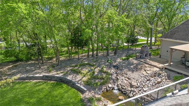 1025 NE Moss Point Road, Lee's Summit, MO 64064
