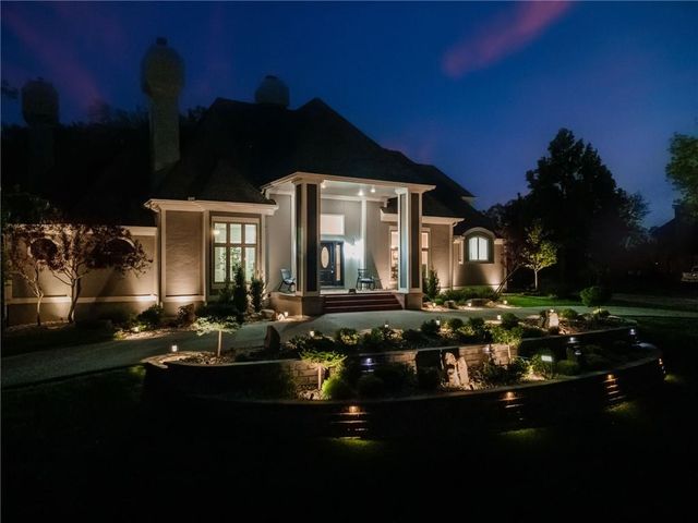 1025 NE Moss Point Road, Lee's Summit, MO 64064
