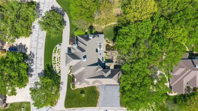 1025 NE Moss Point Road, Lee's Summit, MO 64064