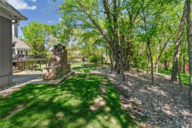 1025 NE Moss Point Road, Lee's Summit, MO 64064