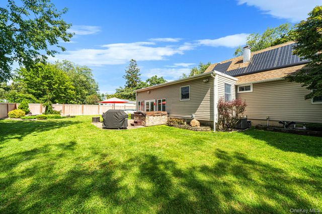 204 W 3rd Street, Deer Park, NY 11729