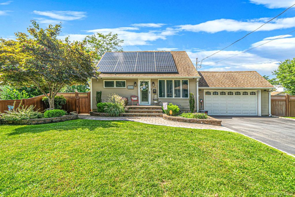 204 W 3rd Street, Deer Park, NY 11729 — exterior
