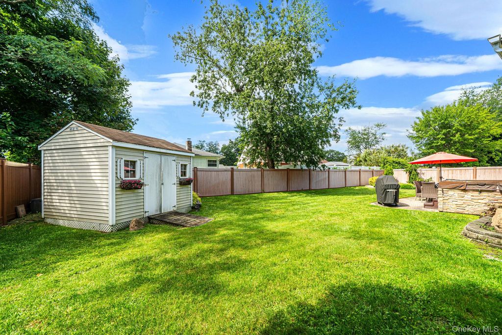 204 W 3rd Street, Deer Park, NY 11729 — photo 5