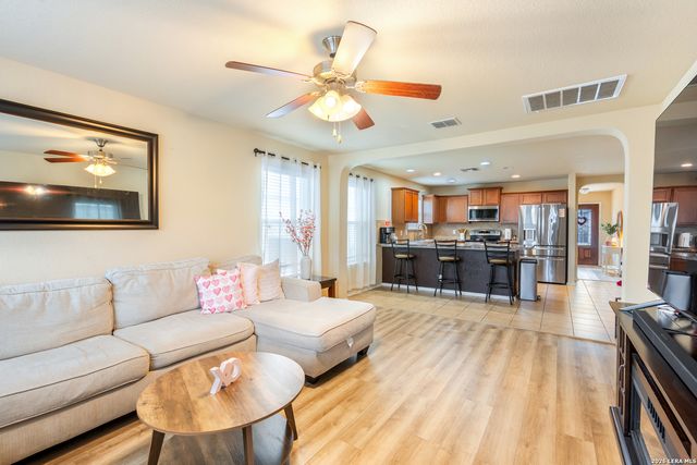 9003 Arabian King, Converse, TX 78109